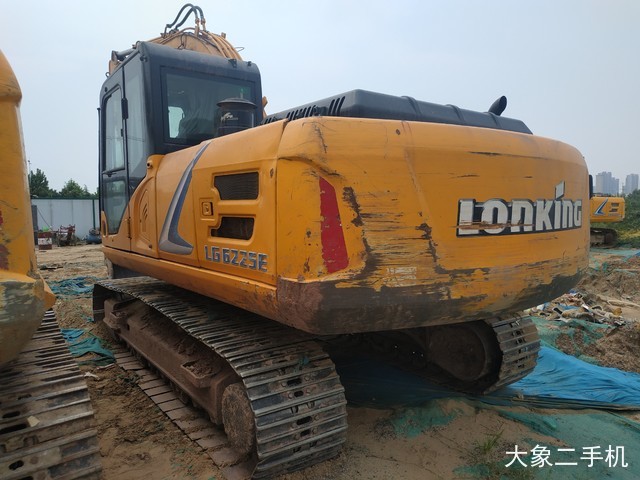 龙工 LG6225E 挖掘机