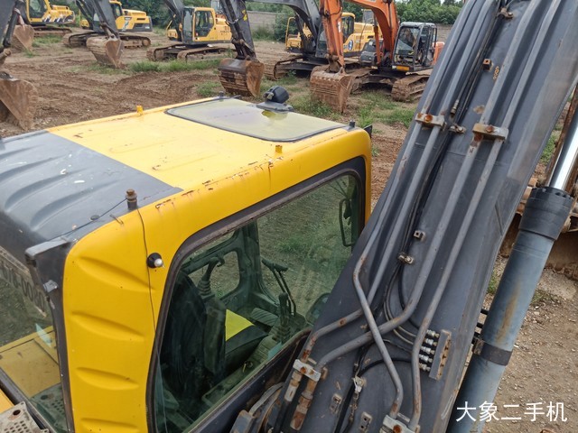 沃尔沃 EC210B 挖掘机