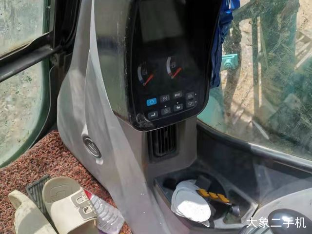 神钢 SK130-8 挖掘机