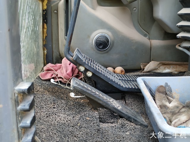 徐工 XE150D 挖掘机