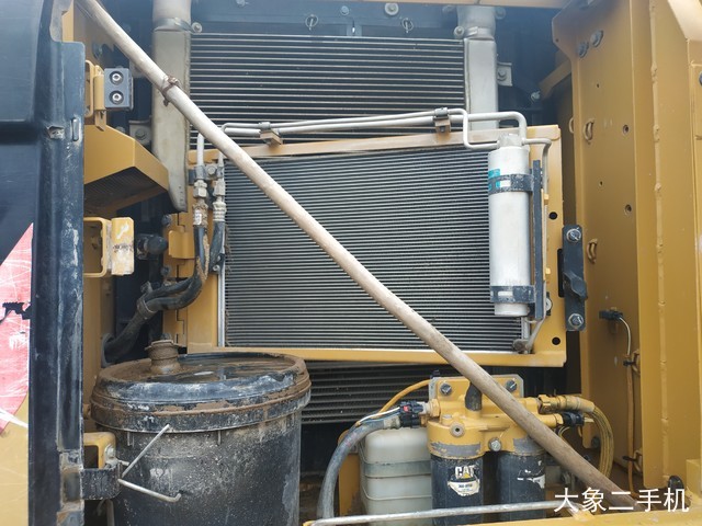 卡特彼勒 323D2L 挖掘机