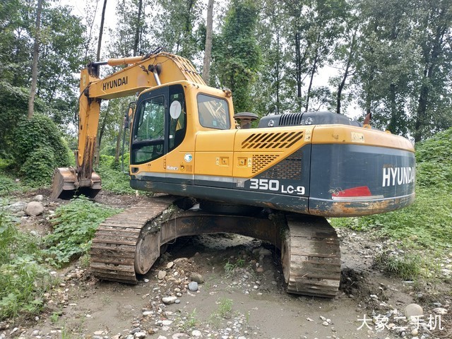 现代 R305LC-9 挖掘机