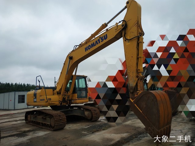 小松 PC220-8M0 挖掘机