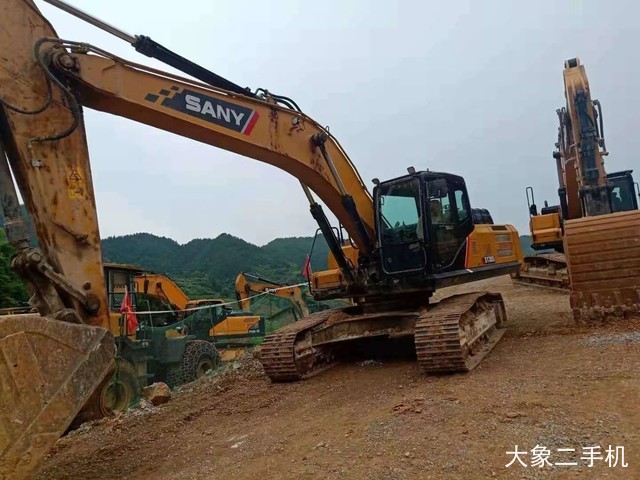 三一重工 SY245C-9 挖掘机