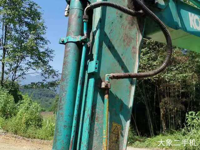 神钢 SK130-8 挖掘机