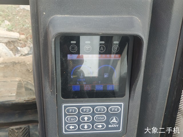 三一重工 SY65C 挖掘机