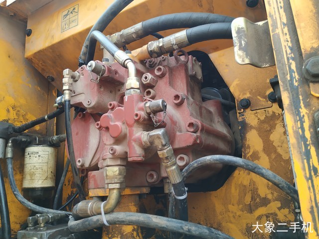 现代 R210W-7 挖掘机