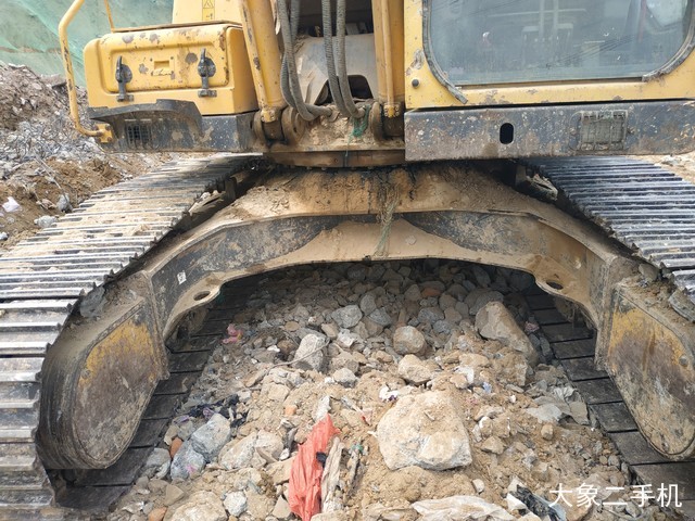 山东临工 LG6220 挖掘机