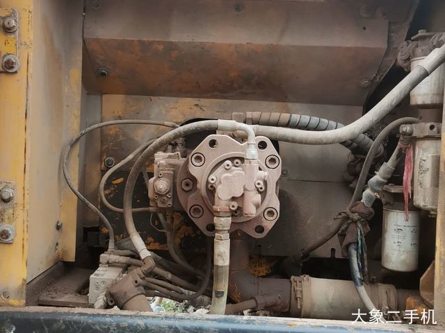 现代 R225-7 挖掘机