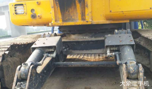 龙工 LG6060 挖掘机