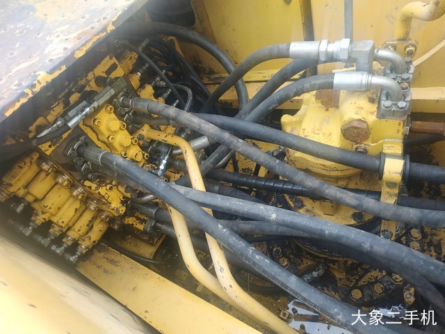 小松 PC240LC-8 挖掘机