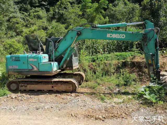 神钢 SK130-8 挖掘机