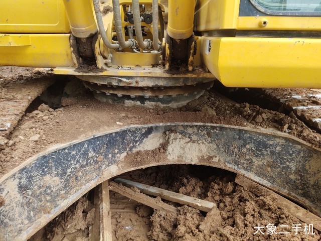 小松 PC220-8M0 挖掘机