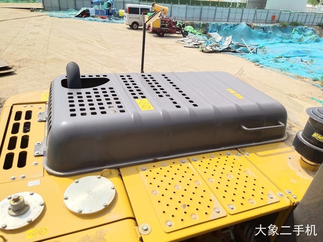 雷沃重工 FR220E 挖掘机