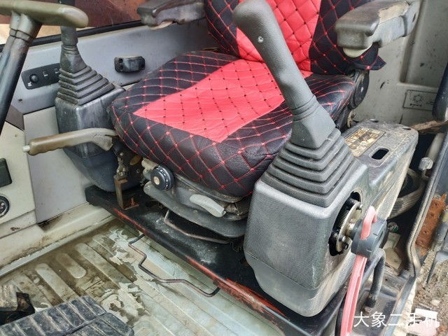 现代 R150LC-7 挖掘机