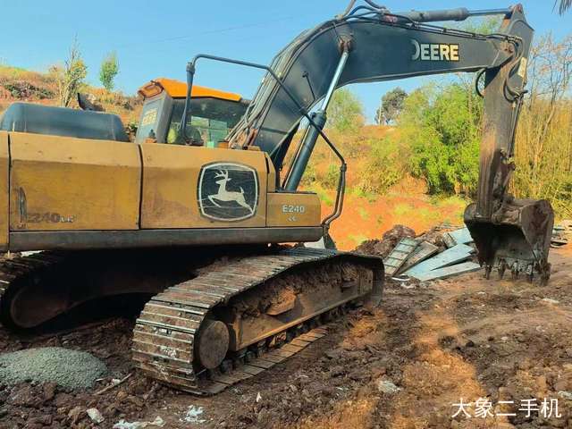 约翰迪尔 E210 挖掘机