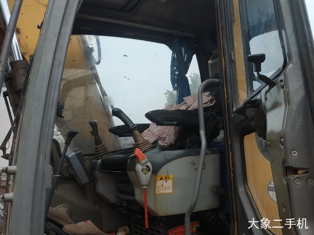 徐工 XE135B 挖掘机