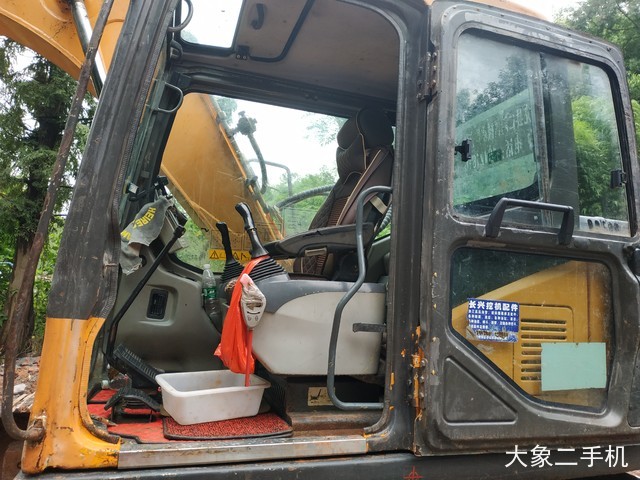 三一重工 SY135C-8 挖掘机