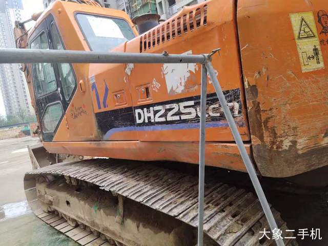 斗山 DH225LC-7 挖掘机