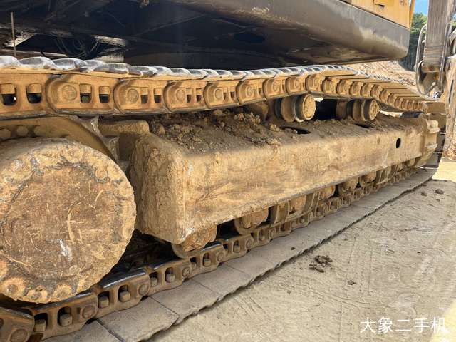 山东临工 E6360F 挖掘机