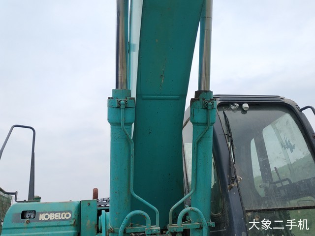 神钢 SK260LC-8 挖掘机