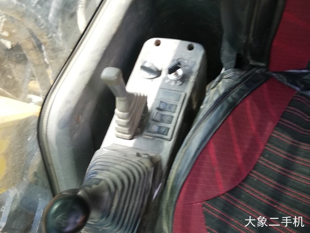 三一重工 SY75C-10 挖掘机