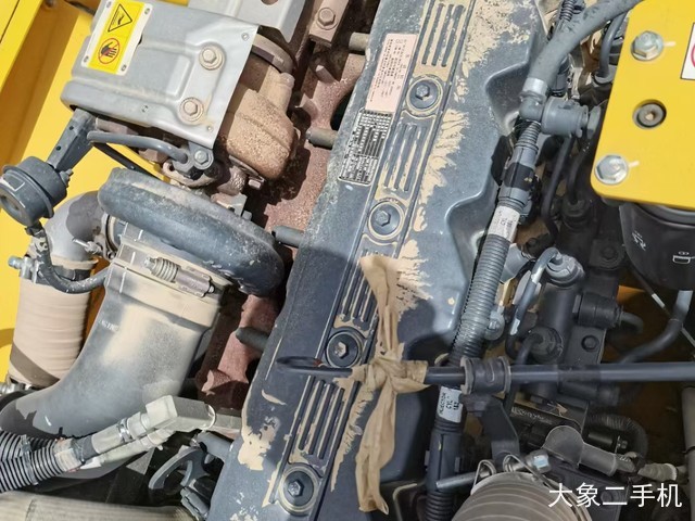 小松 PC240LC-8M0 挖掘机