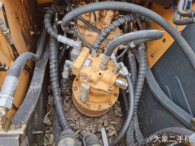 现代 R225LC-7 挖掘机