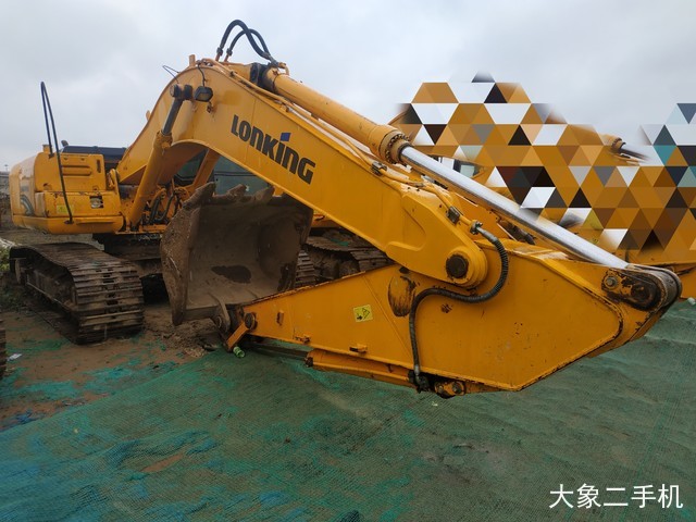 龙工 LG6220D 挖掘机