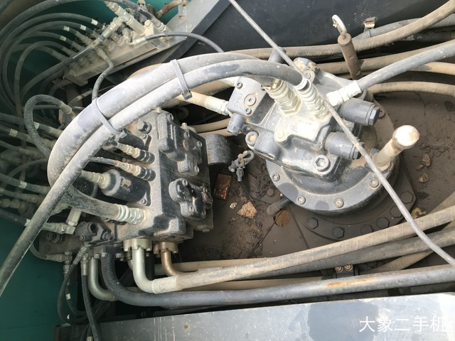 神钢 SK210LC-8 挖掘机