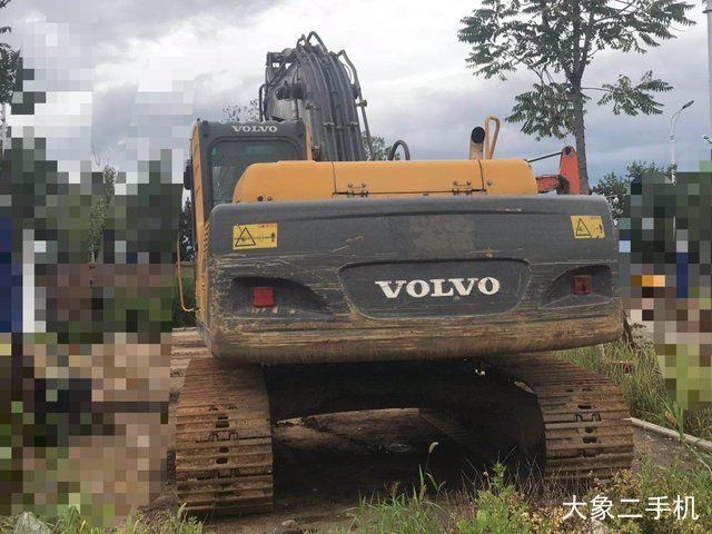 沃尔沃 EC210BLC 挖掘机