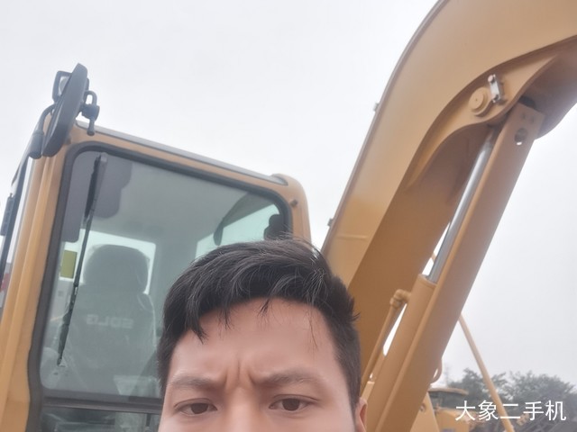 山东临工 E680F 挖掘机
