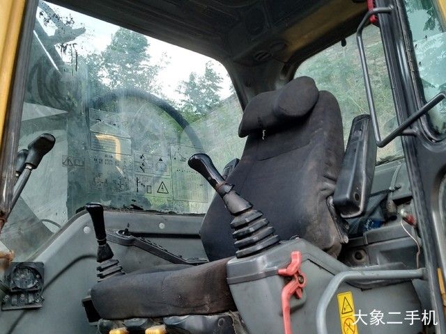 沃尔沃 EC210BLC 挖掘机