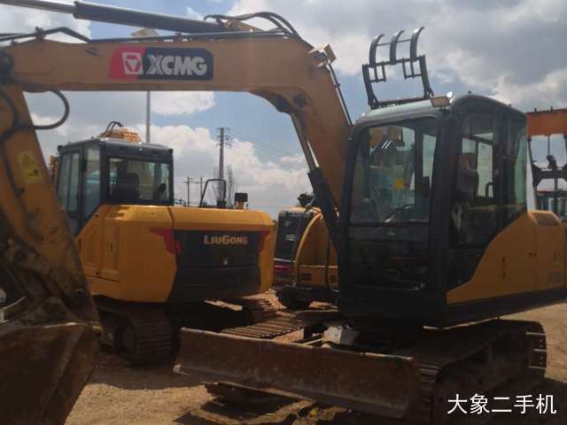 徐工 XE80D 挖掘机