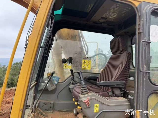 山东临工 E6135F 挖掘机