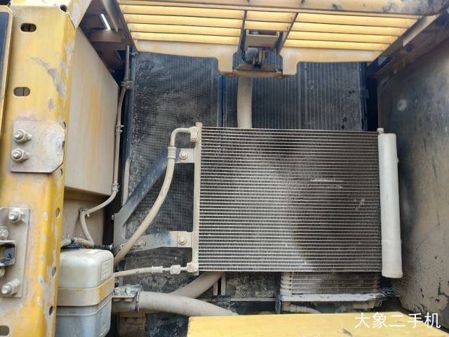 小松 PC240LC-8M0 挖掘机