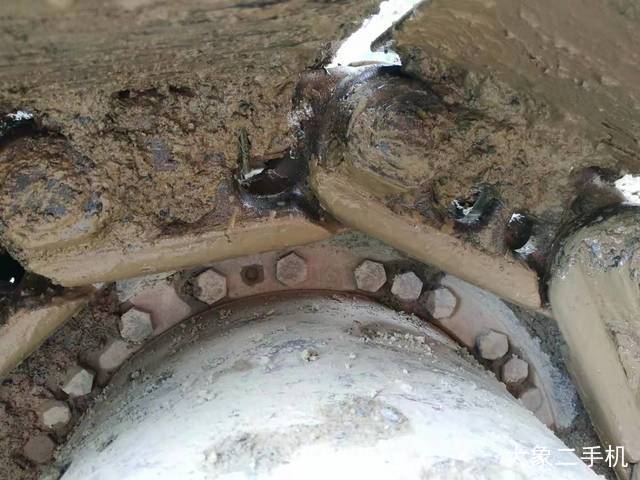 现代 R215-7 挖掘机