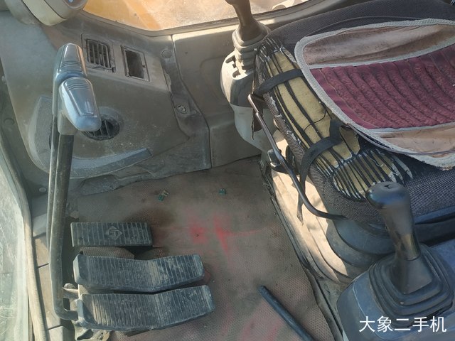 龙工 LG6235 挖掘机