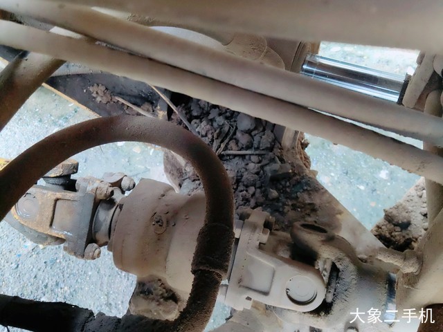 龙工 LG833B 装载机