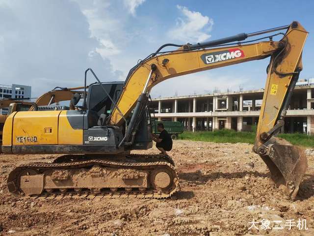徐工 XE135D 挖掘机