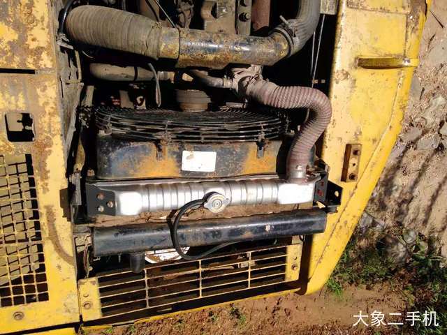 卡特彼勒 320B 挖掘机