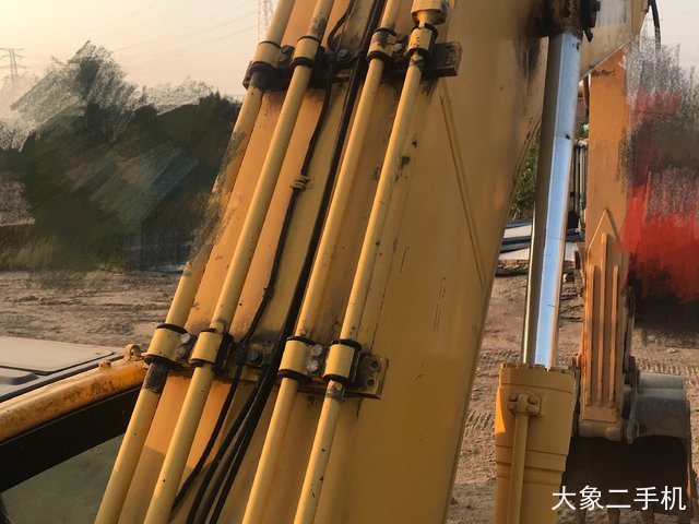 小松 PC220-8M0 挖掘机