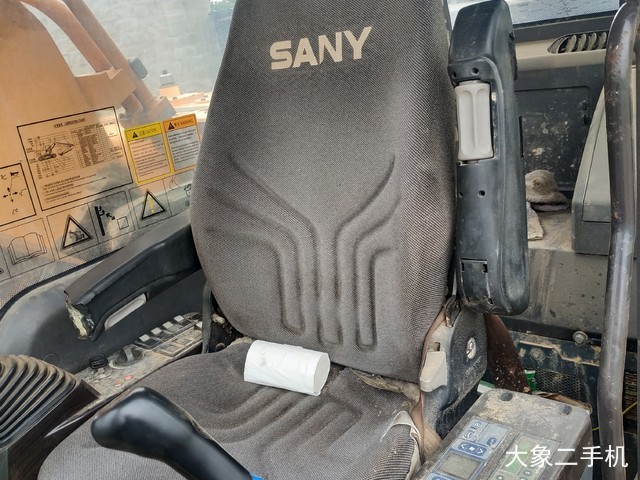 三一重工 SY215C-9 挖掘机