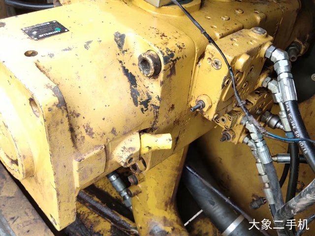 卡特彼勒 374DL 挖掘机