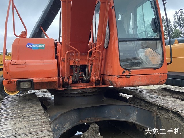 斗山 DH220 挖掘机