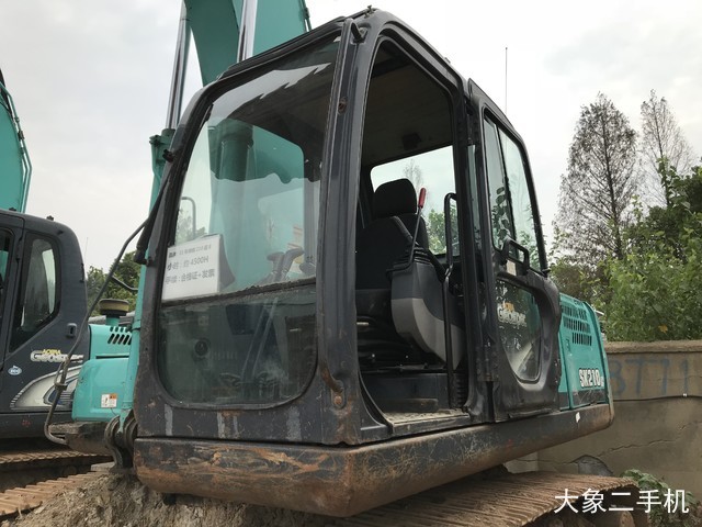 神钢 SK210LC-8 挖掘机