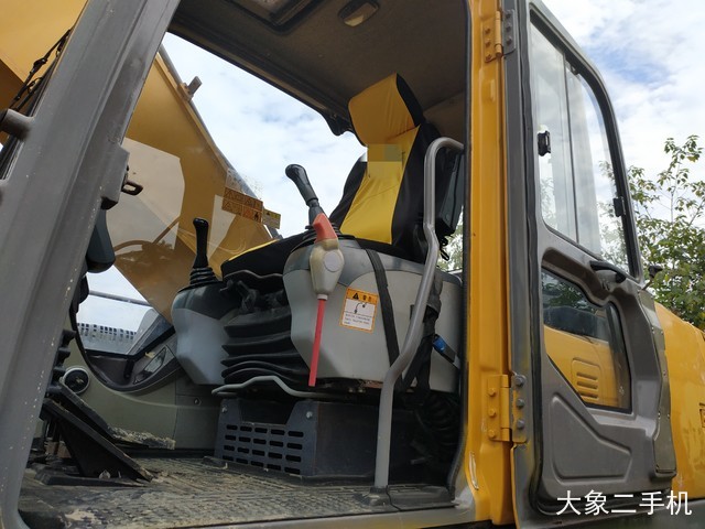 徐工 XE335C 挖掘机