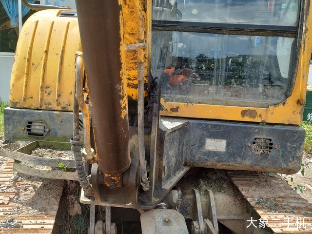 山重建机 JCM906D 挖掘机