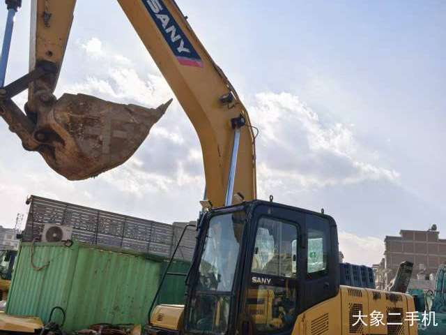 三一重工 SY200C 挖掘机