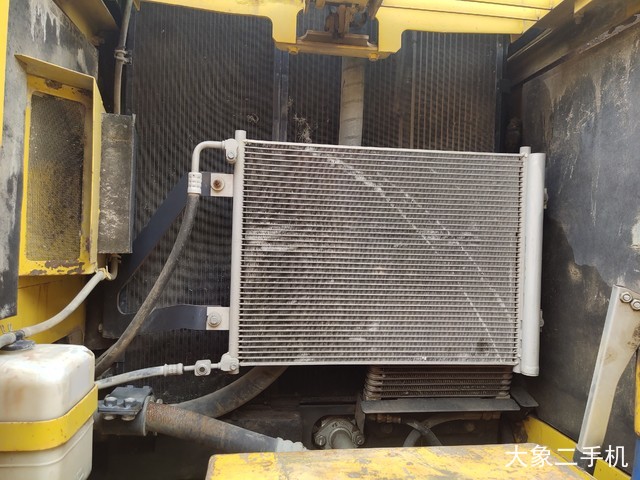 小松 PC240LC-8M0 挖掘机